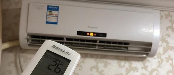 空调开26度一晚上耗电多少钱(空调开26度一晚几度电啊？)