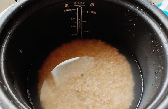 电高压锅食谱(电压力锅茹何蒸米饭的？)