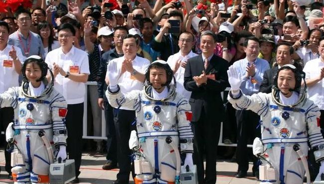 2022年三位宇航员什么时候回莱(2022年三位航天员哪天飞上太空？)