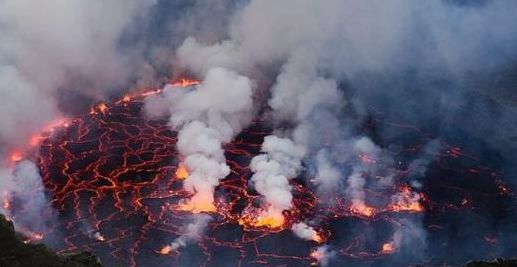 尼拉贡戈火山（尼拉贡戈火山爆发视频）