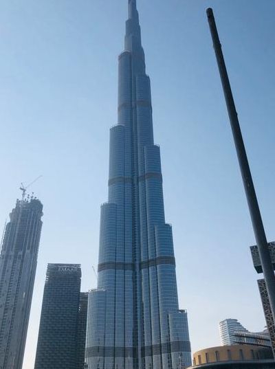 迪拜建世界最高塔（迪拜世界最高塔叫什么名）