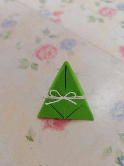 折纸粽子（折纸粽子的折法最简单）