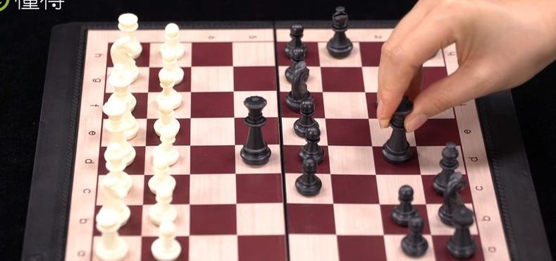 国际象棋怎么玩（国际象棋怎么玩新手入门视频）