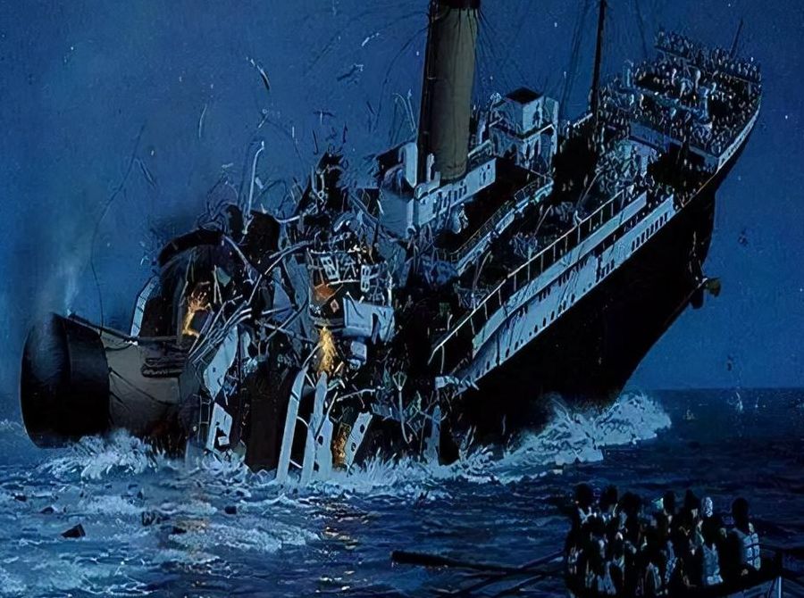 泰坦尼克船长（泰坦尼克号船长怎么牺牲的）