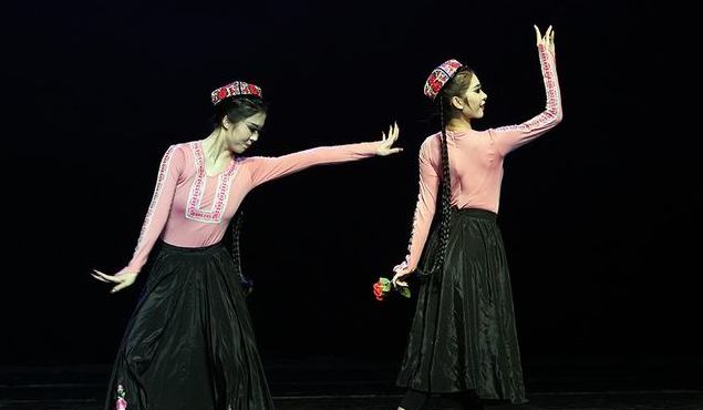 维族舞蹈（维族舞蹈教学视频）