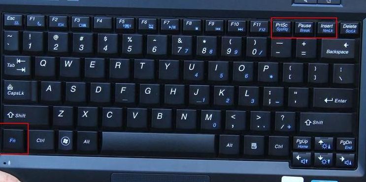 笔记本电脑键盘错乱（笔记本电脑键盘错乱键盘总是乱输入东西）